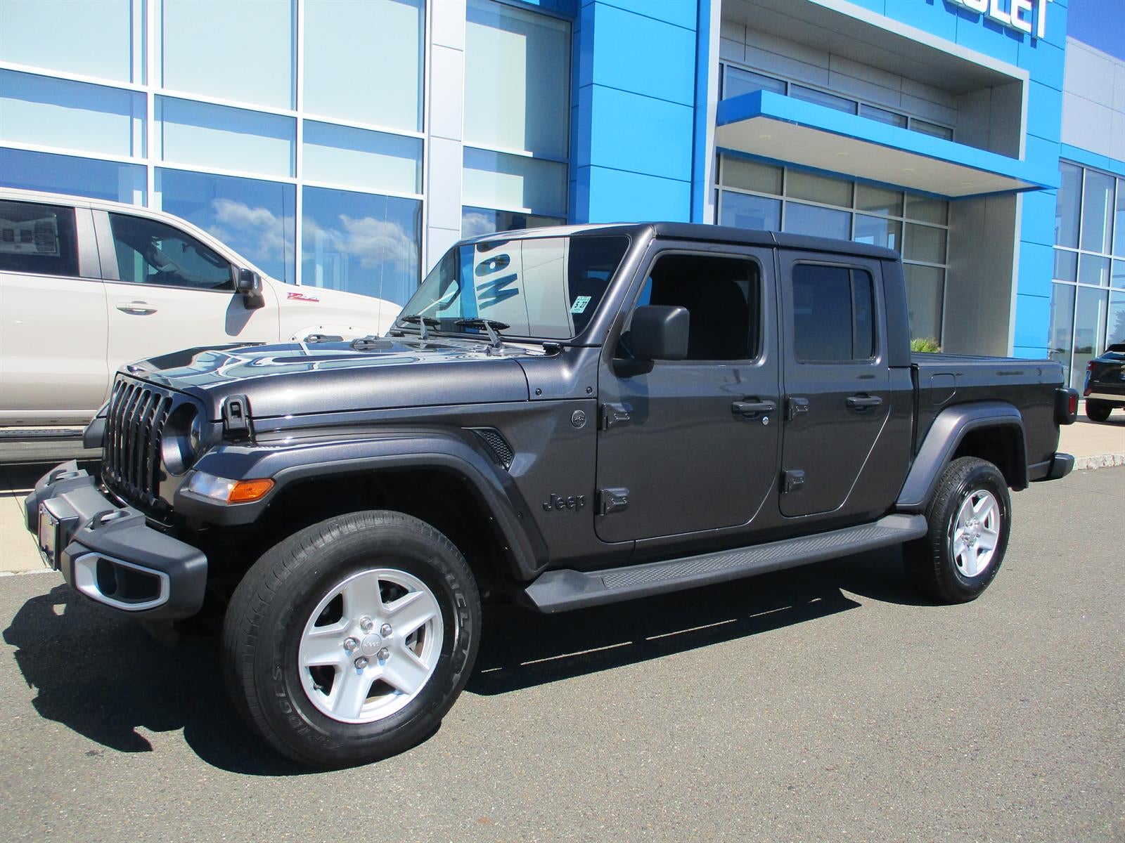 2022 Jeep Gladiator Sport S's photo