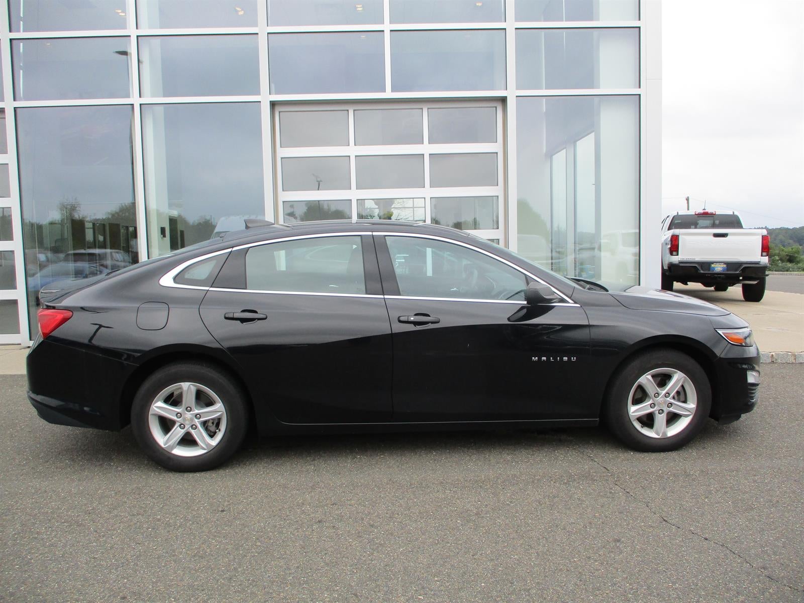 2023 Chevrolet Malibu LS