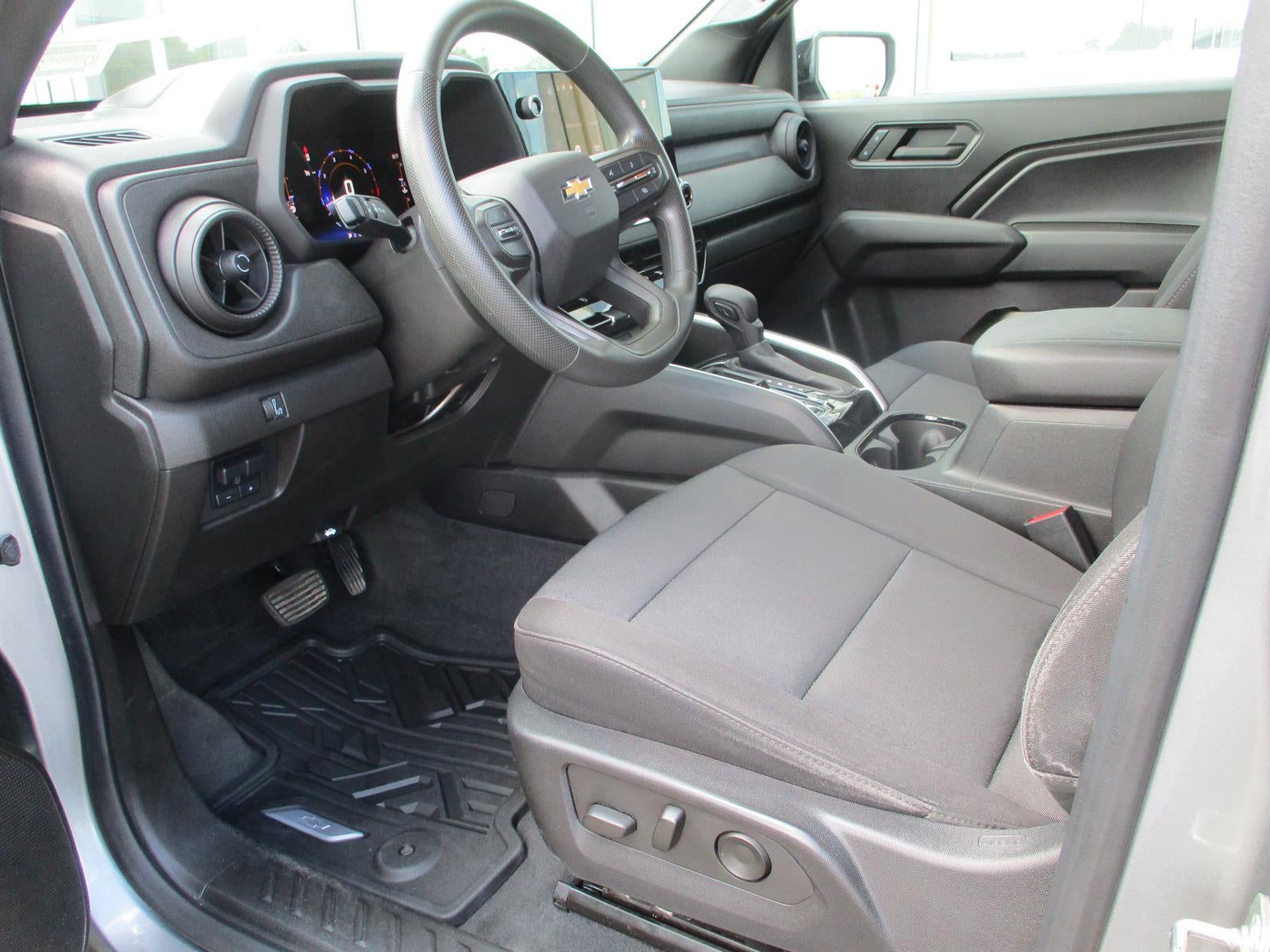 2023 Chevrolet Colorado WT