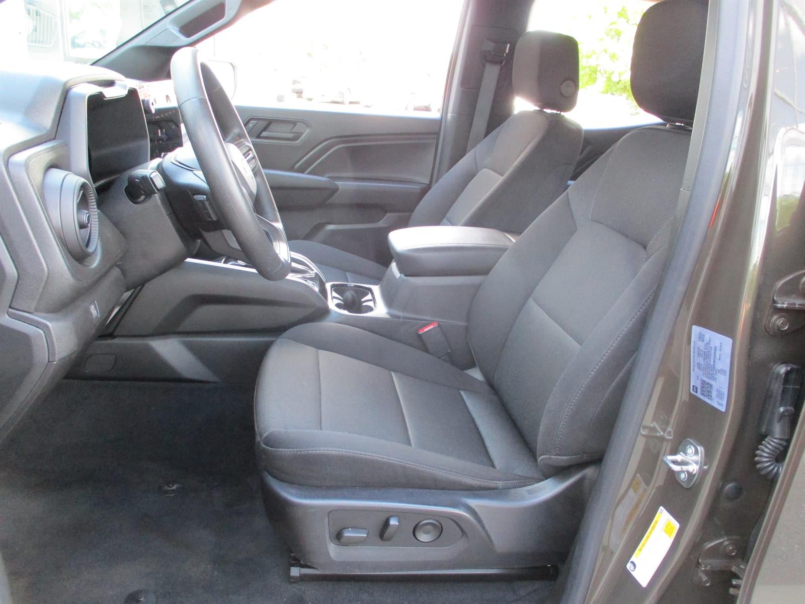 2023 Chevrolet Colorado WT