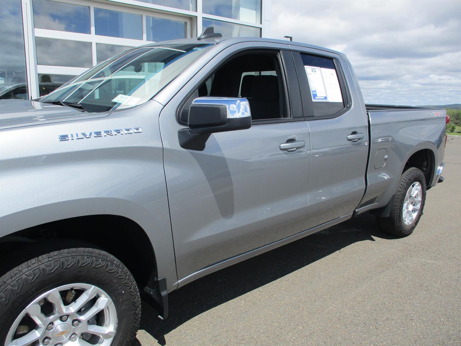 2023 Chevrolet Silverado 1500 LT (2FL)