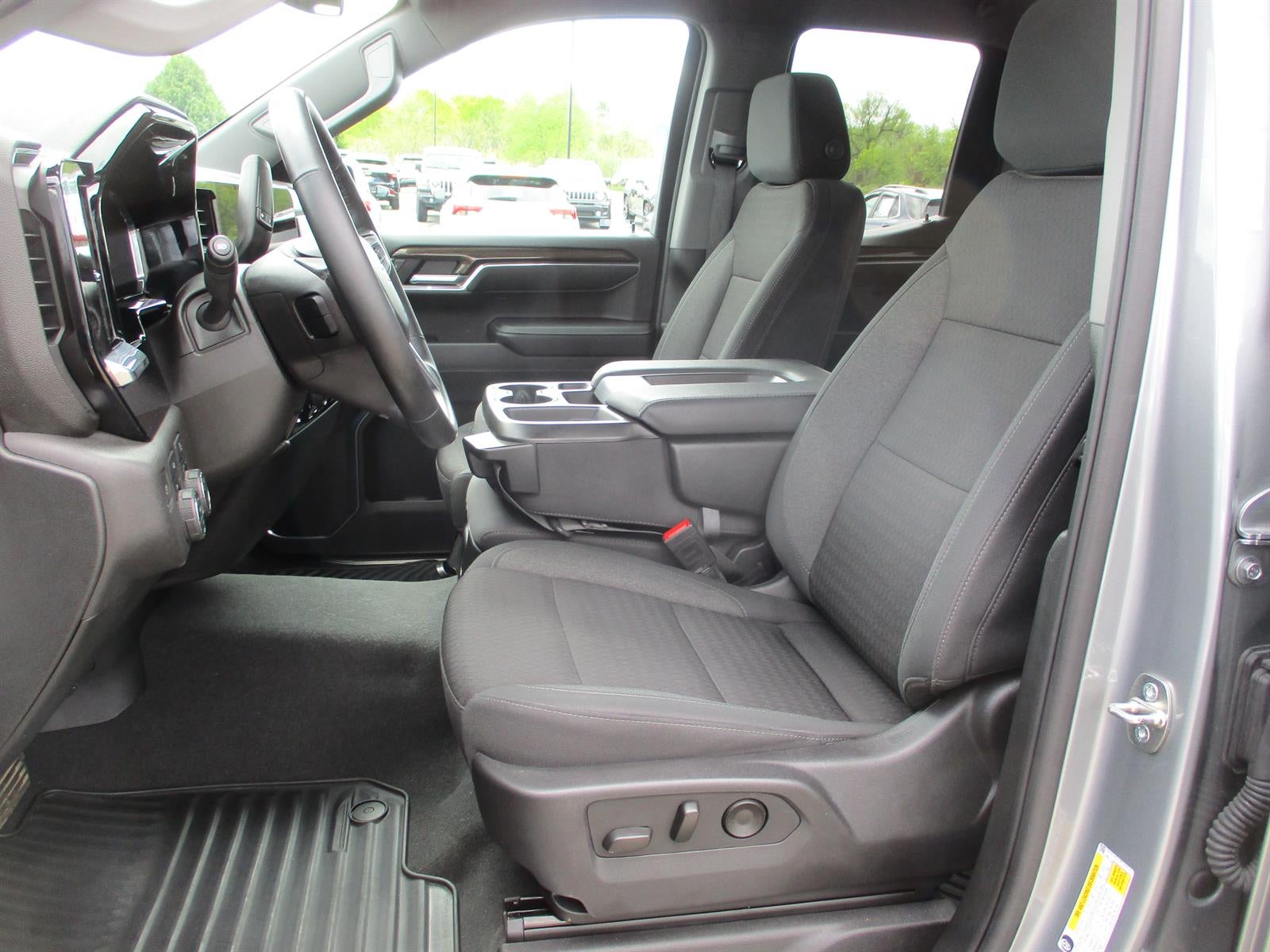2023 Chevrolet Silverado 1500 LT (2FL)