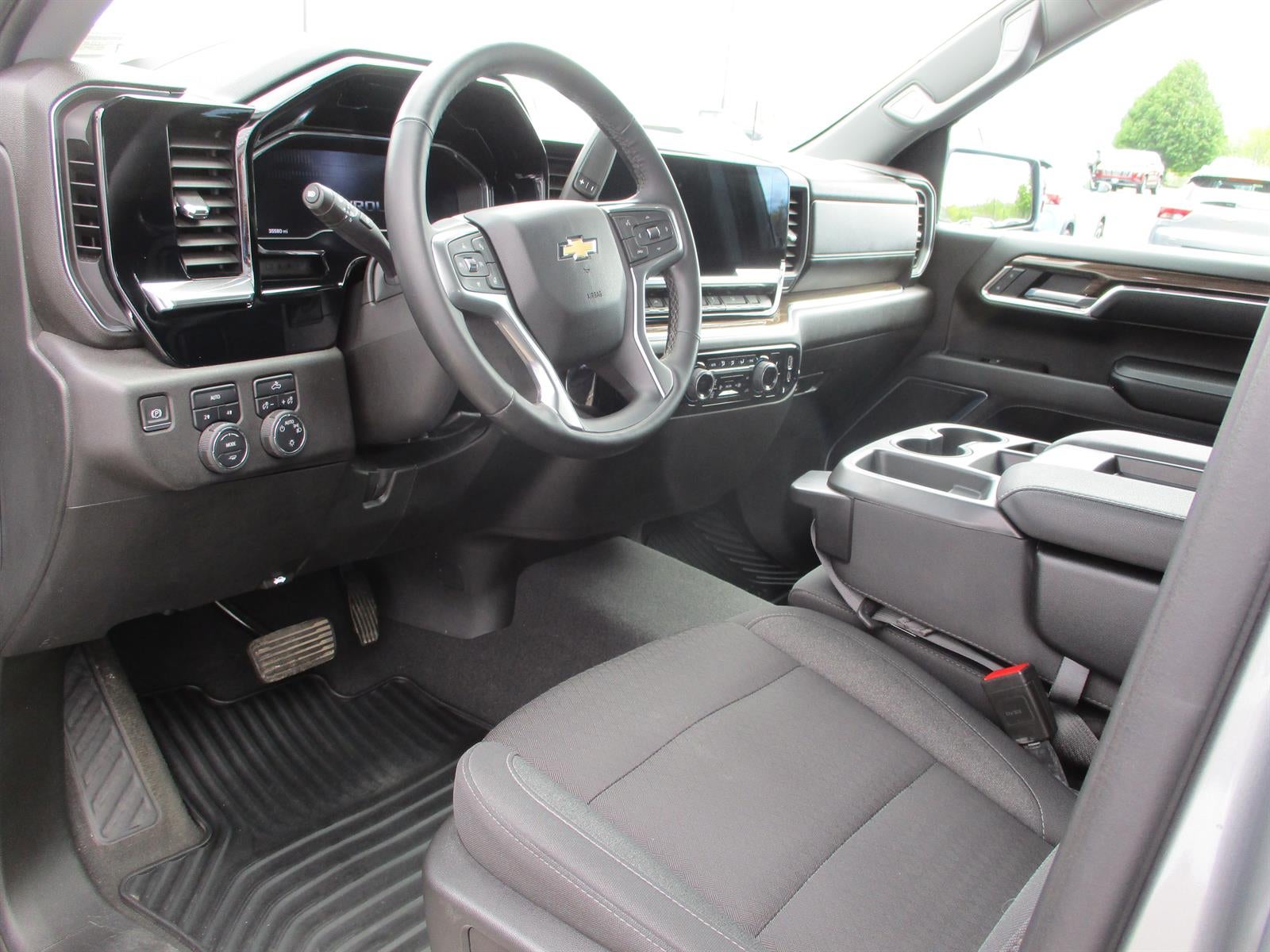 2023 Chevrolet Silverado 1500 LT (2FL)