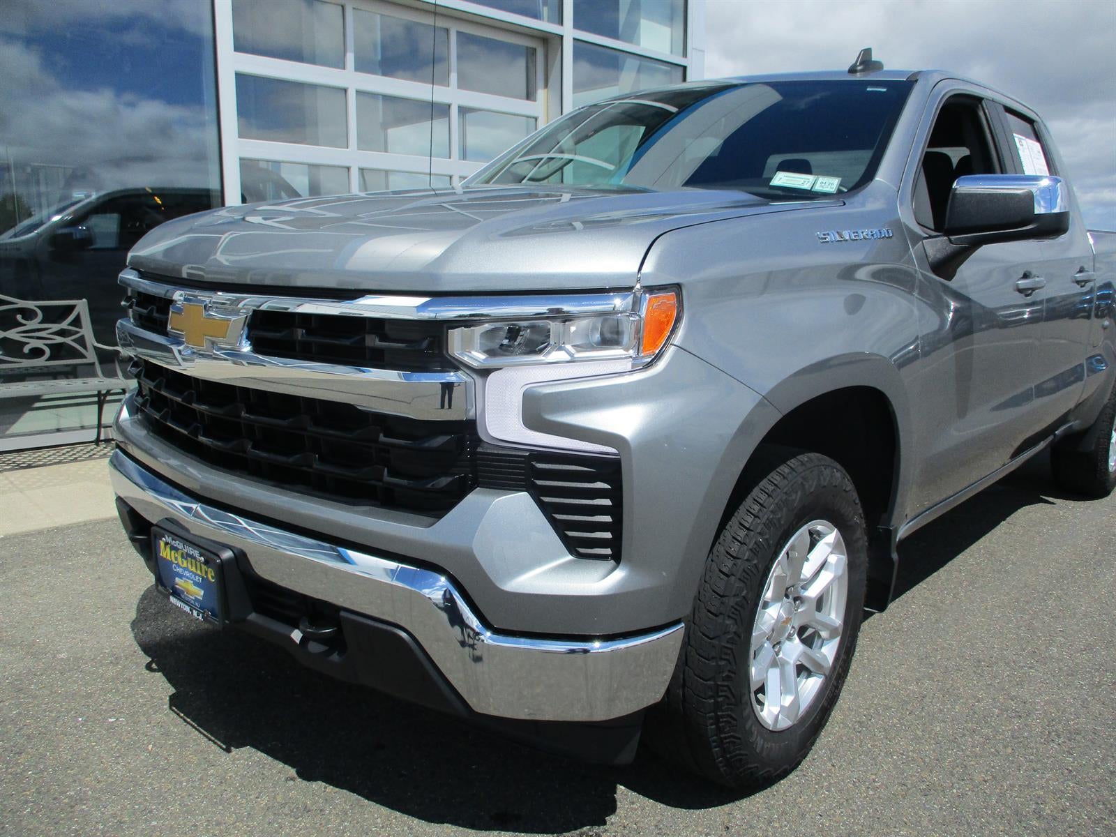 2023 Chevrolet Silverado 1500 LT (2FL)