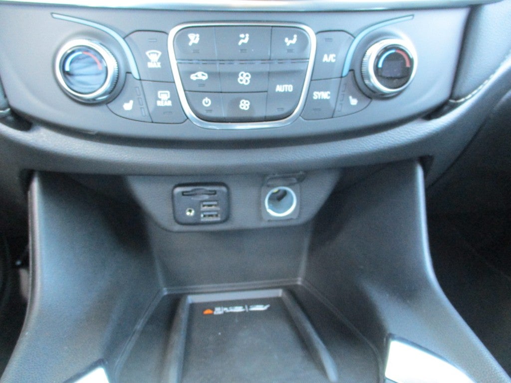 2022 Chevrolet Traverse LT Leather