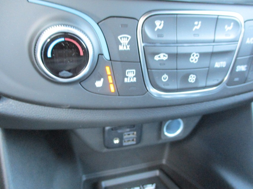 2022 Chevrolet Traverse LT Leather