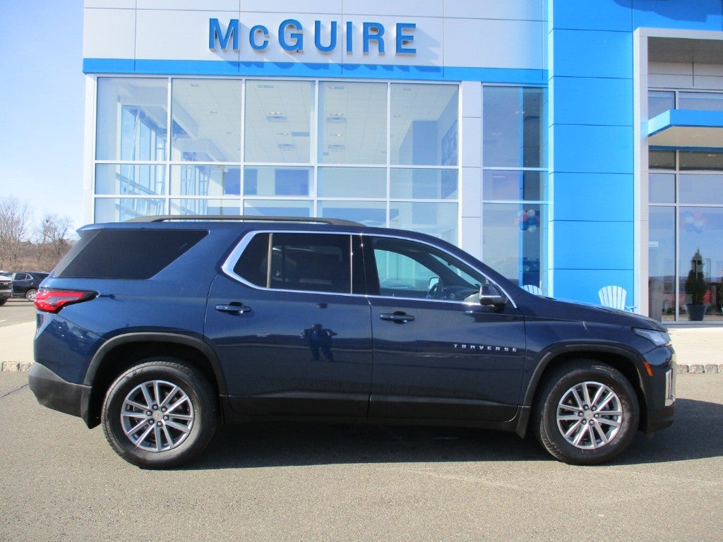 2022 Chevrolet Traverse LT Leather