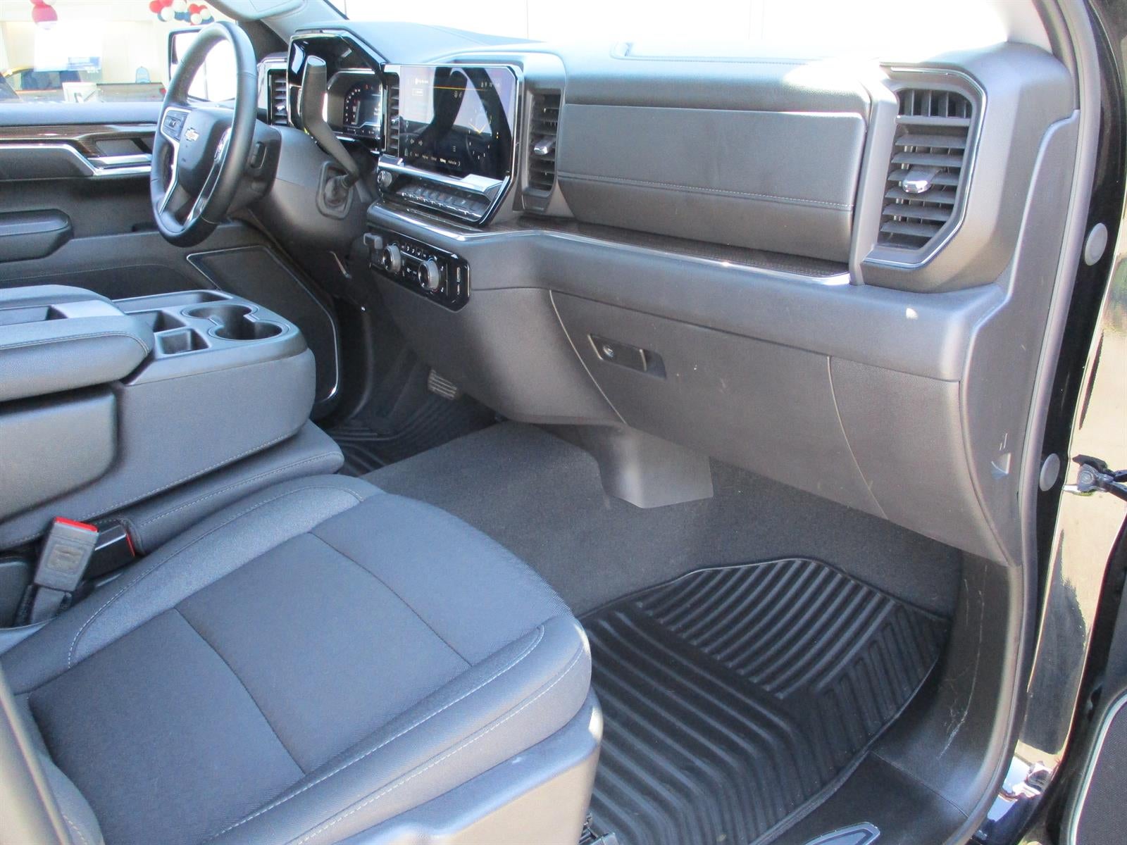 2025 Chevrolet Silverado 1500 LT (2FL)