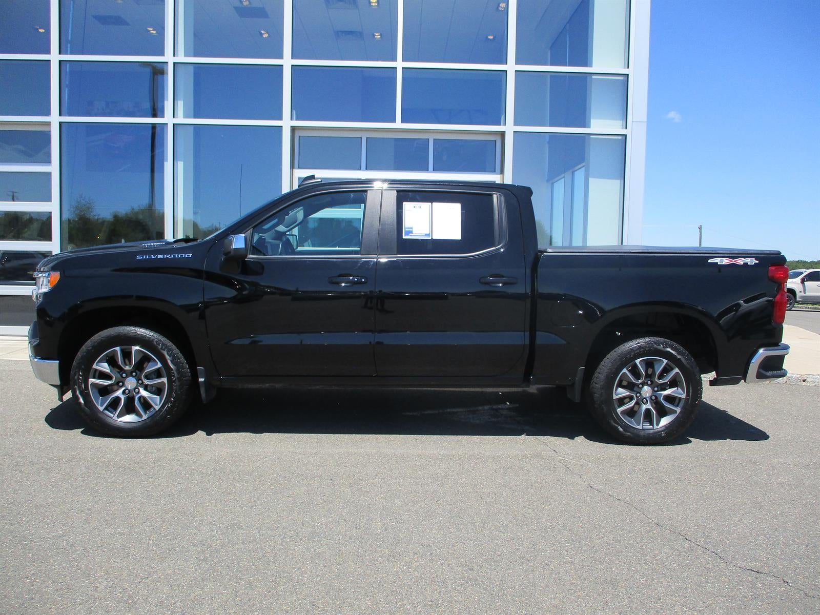 2025 Chevrolet Silverado 1500 LT (2FL)